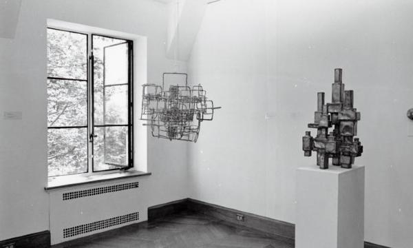 Ibram Lassaw, <em>Continuum</em>, 1977 and Set of Seven, 1977 (installation view, 1978)