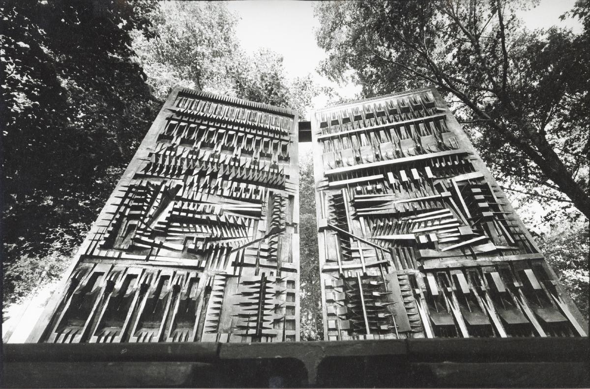 Arnaldo Pomodoro, <i>The Pietrarubbia Group: il fondamento, l’uso, il rapporto</i>, 1975–76 (installation view, date unknown)