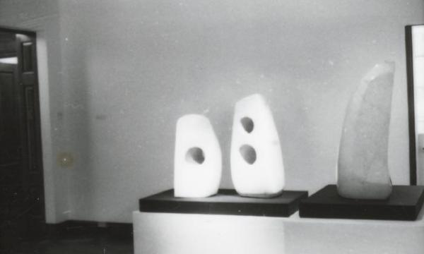 Barbara Hepworth, <em>Barbara Hepworth </em>(installation view, 1982)