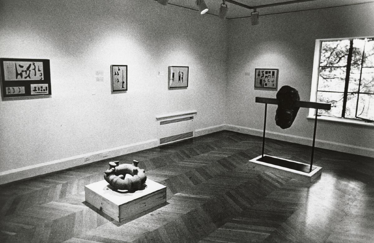 Installation view of the Noguchi gallery, 1979) © 2020 Calder Foundation, New York / Artists Rights Society (ARS), New York