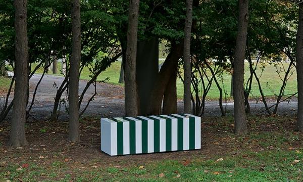 Daniel Buren, <em>Sit Down, </em>1998 (refabricated, 2010) (installation view)