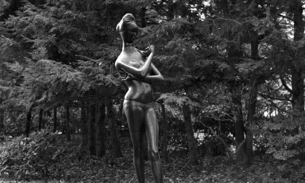 Emilio Greco, <em>Tall Bather No.1, </em>1956 (installation view)
