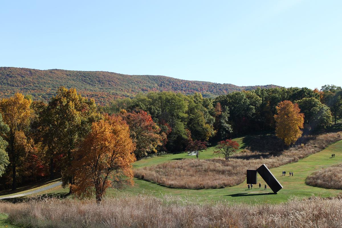 Menashe Kadishman,<i> Suspended</i>, 1977, North Woods to Museum Hill, Storm King Art Center (installation view, 2016)