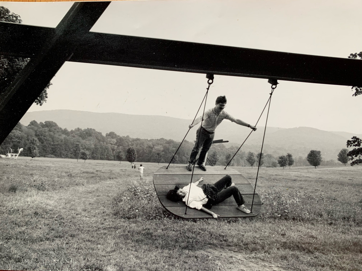 Teresa Carbone and Robert Goldsmith at&nbsp;<em>Mark di Suvero: 25 Years of Sculpture and Drawings,</em>&nbsp;Storm King Art Center&#39;s 25th Anniversary exhibition, 1985