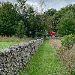 Andy Goldsworthy, <i>Storm King Wall</i>, 1997&ndash;98<br />
New York State Thruway and the Storm King Art Center, 2022