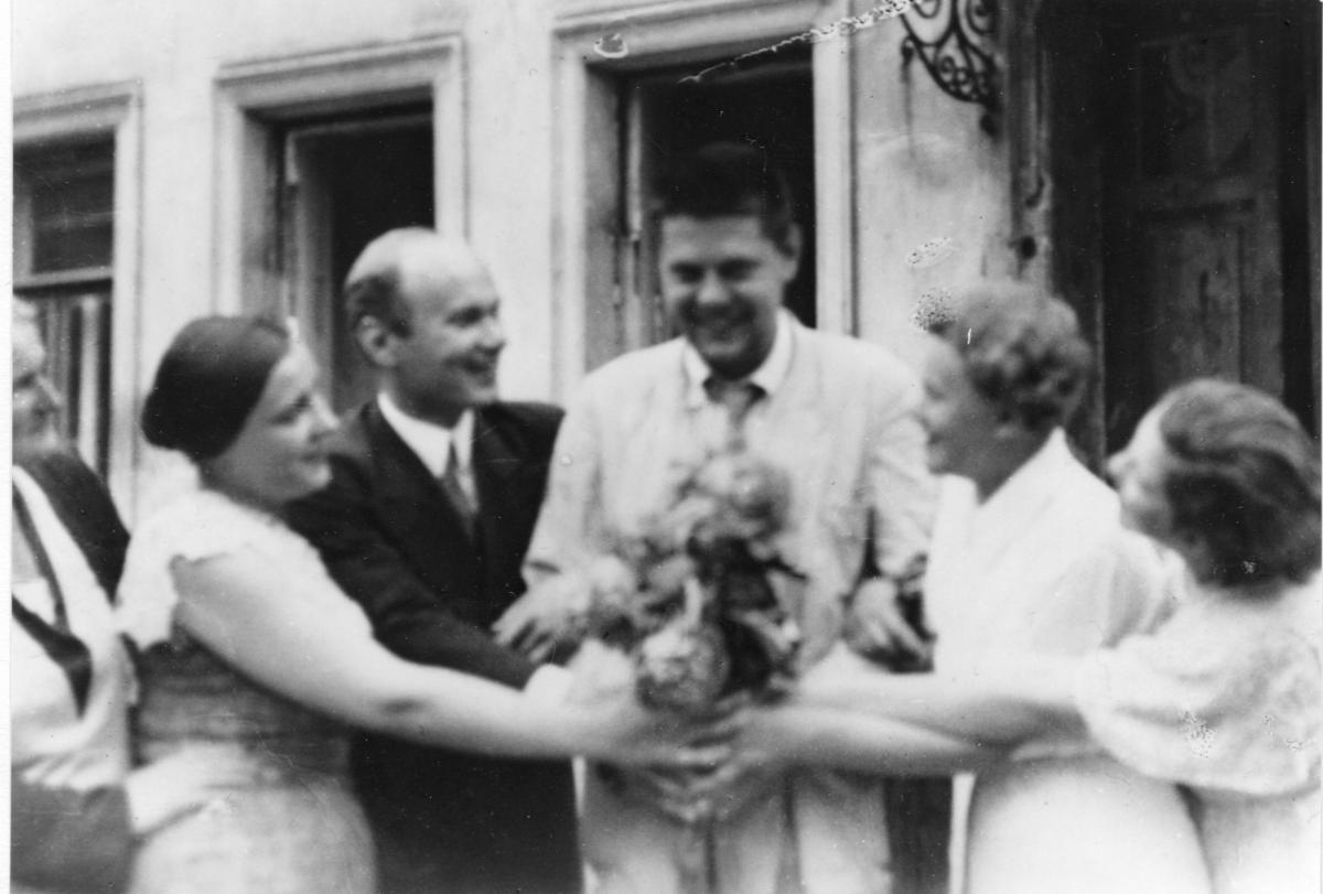<em>Mme. Dubrowski (1st wife of painter John Graham) in courtyard of her house in Moscow</em>, 1936